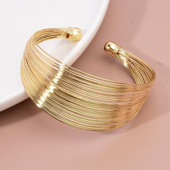 Yellow Gold Fashionable Women's Minimalist Cuff Bangle - Picture 3 of 4